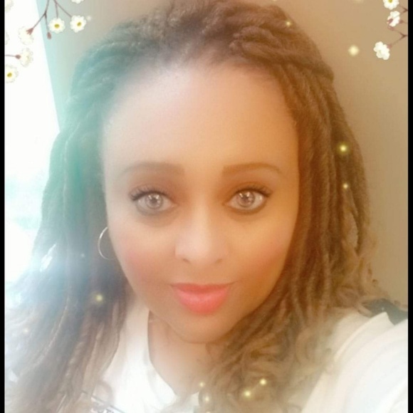 Meet your Posher, Angela - Picture 1 of 1